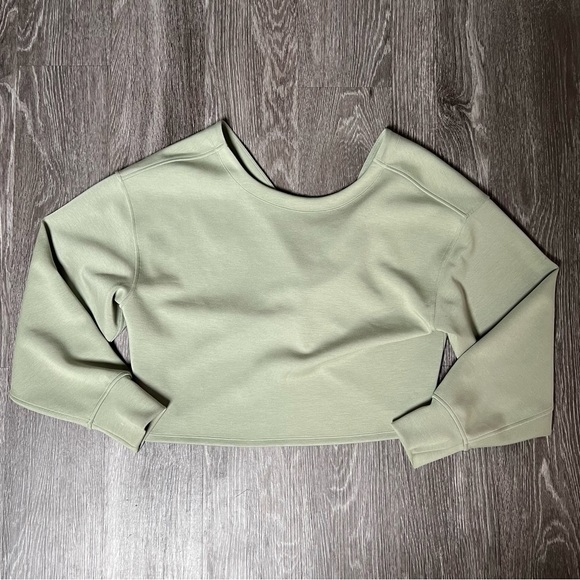 Lululemon Twist Back to Front Pullover Green Fern - Picture 3 of 6